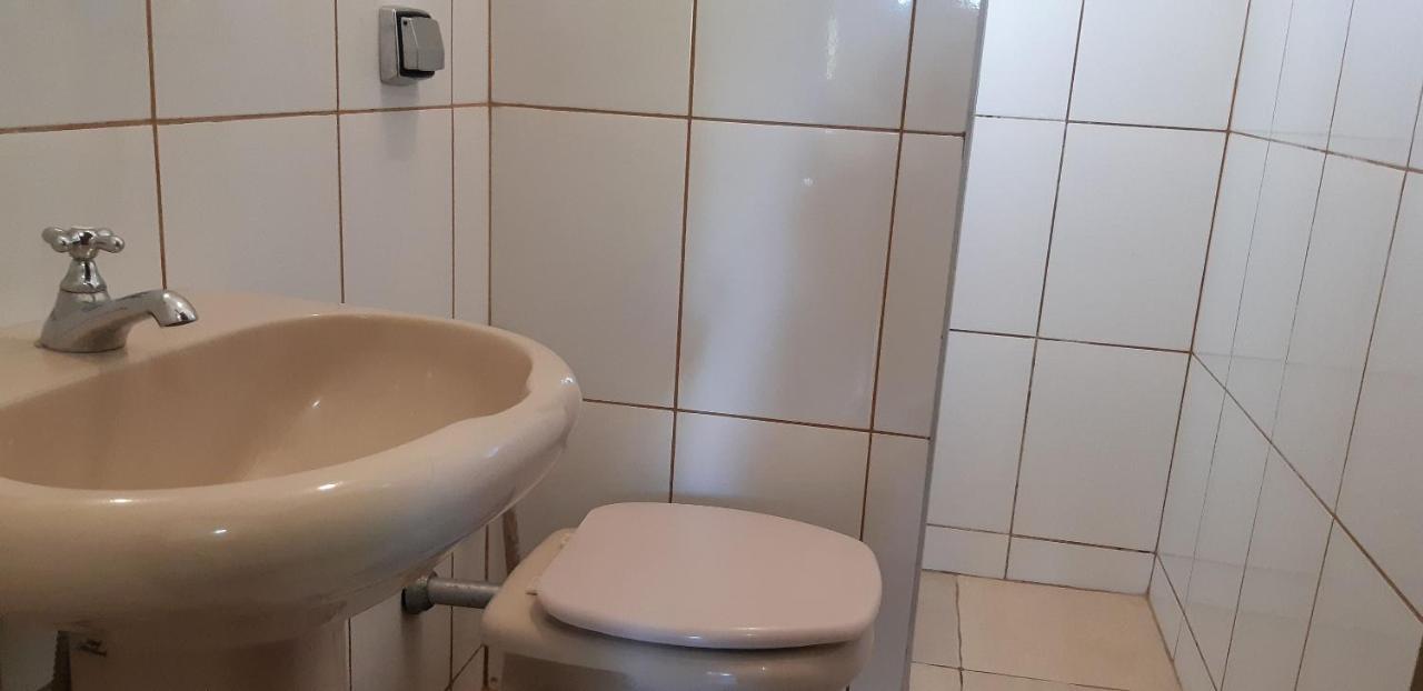 0001.05 - Maranduba - Apto - 2 Dormitorio - 8 Pessoas - 2 Quadras Do Mar - Piscina - Wi-Fi 우바투바 외부 사진